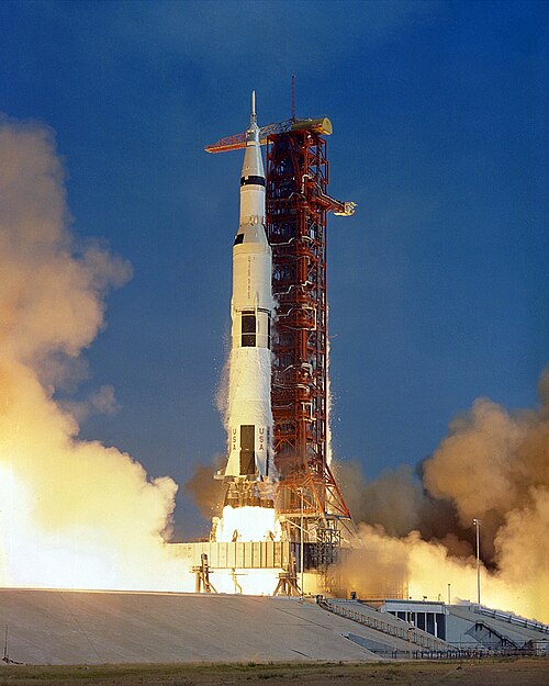 Series/tandem staging: Saturn V